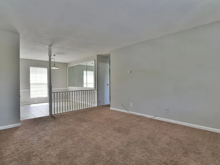 Shoreham Apartments — Photo 8
