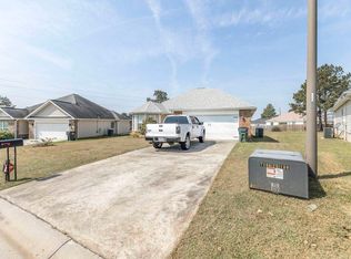 325 Laurel Woods Dr, Warner Robins, GA 31088