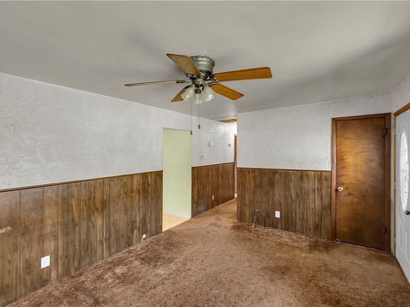 4th image of 451 E Park St