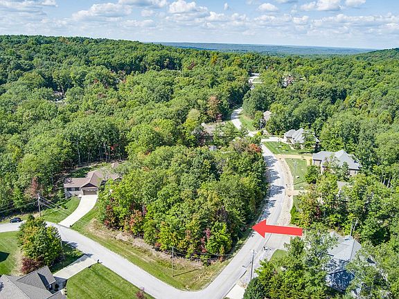 3rd image of 40 Kingsbury Cir
