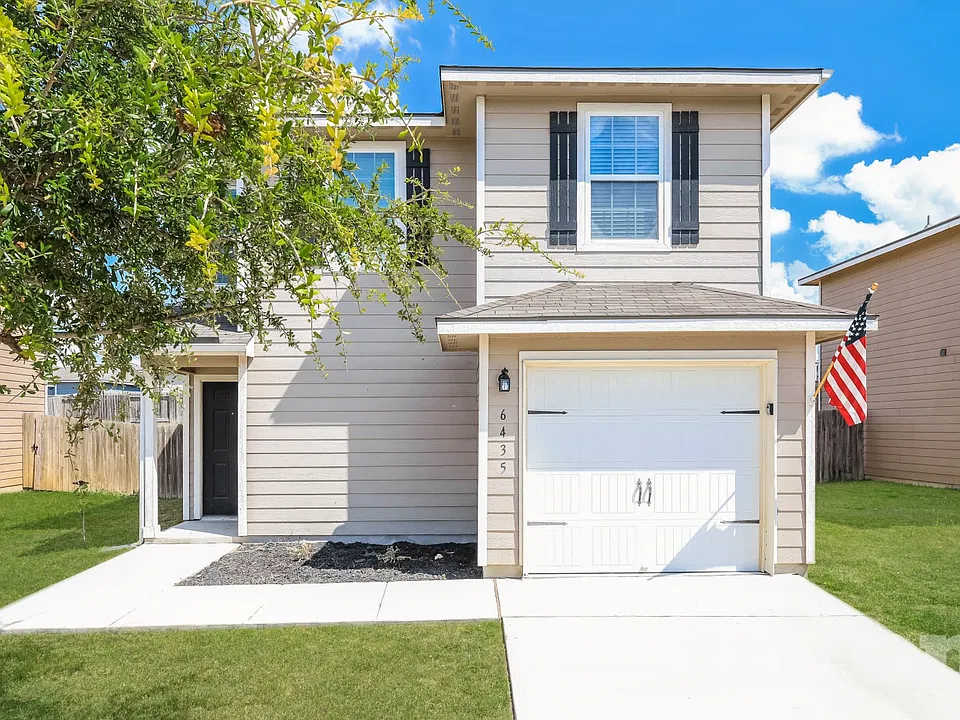 6435 Woodcliff Bnd