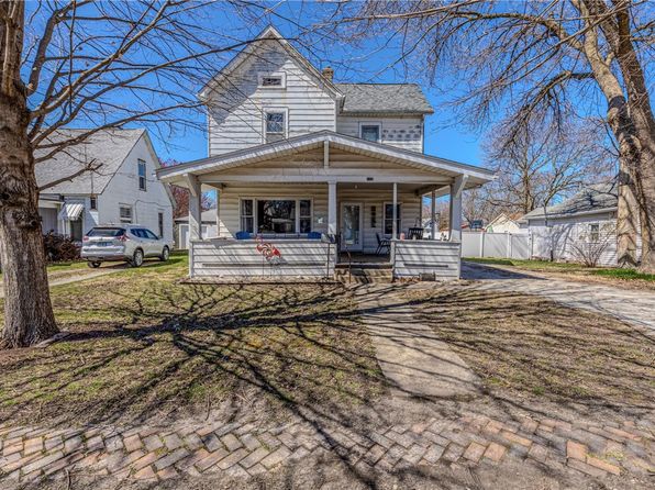 109 S Saint John St, Assumption, IL 62510