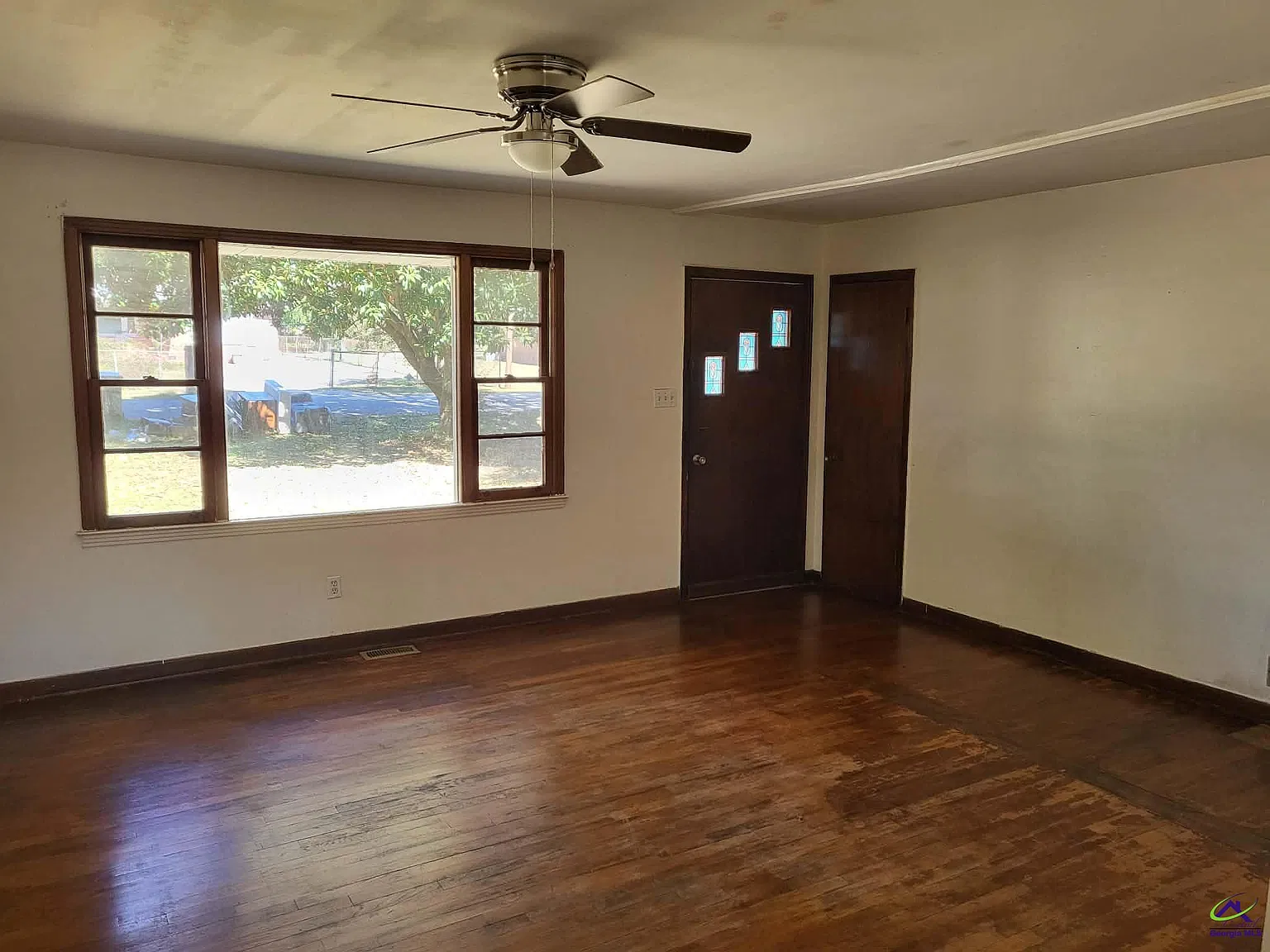 3 bed, 1.5 bath, 1188 sqft, $1,300 — Photo 3