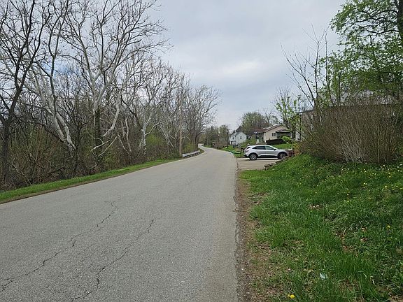 5th image of 262 Elm Rd