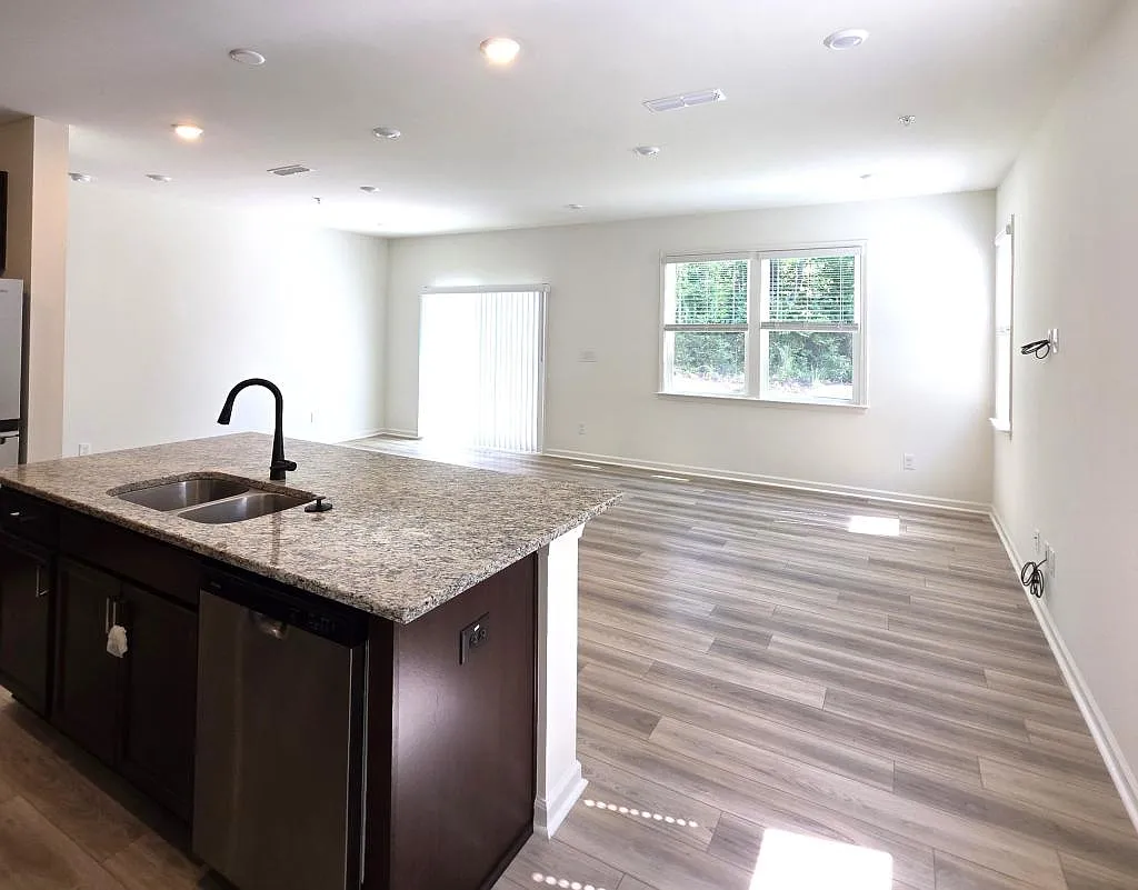 114 Malbec Dr — Photo 4