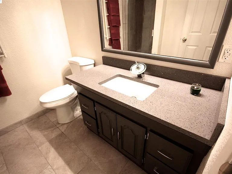 5685 Abington Dr — Photo 7