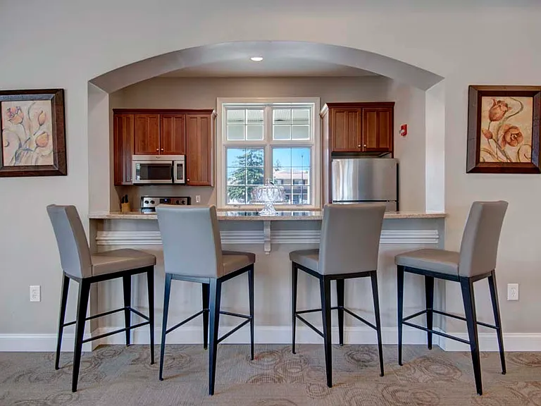 Golf Club Apartments — Photo 23