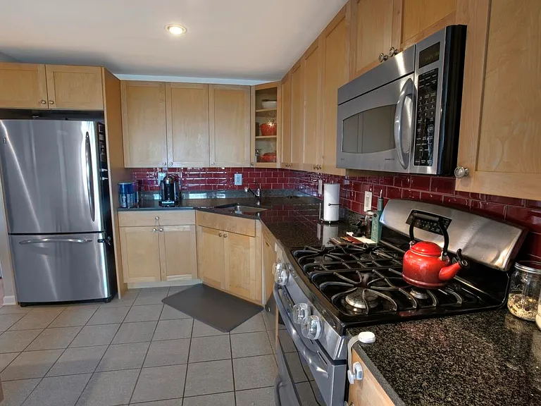 700 Grove St #12J — Photo 5