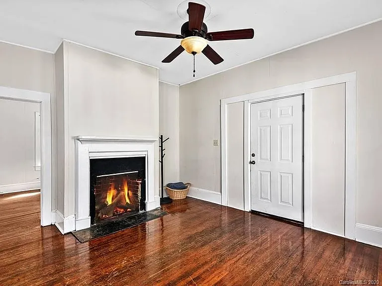 283 N Main St — Photo 1