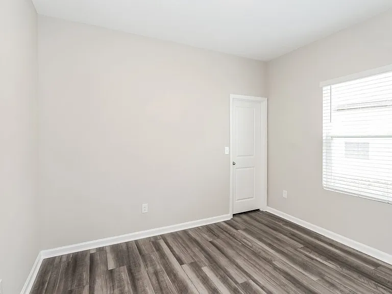 960 Kelly Fern Loop — Photo 14