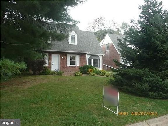 5th image of 7 W Salisbury Dr