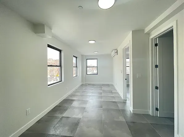 237 Utica Ave #4R, Brooklyn, NY 11213