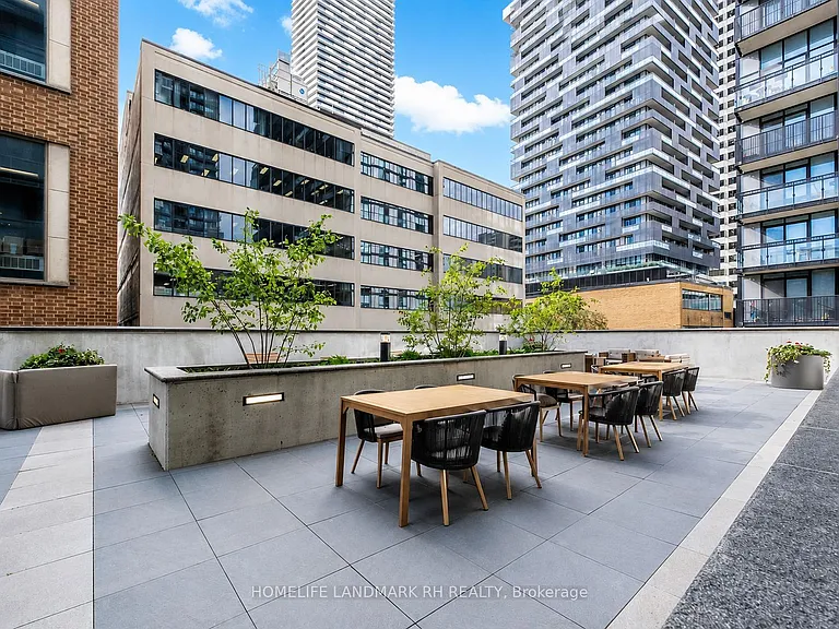 39 Roehampton Ave #2301 — Photo 24