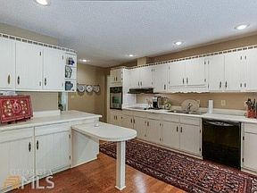 3rd image of 521 Golf View Dr
