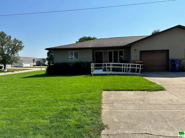 419 Clarendon St, Kingsley, IA 51028