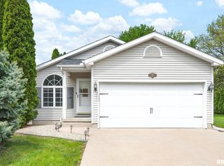 2121 W Miners Dr, Dunlap, IL 61525