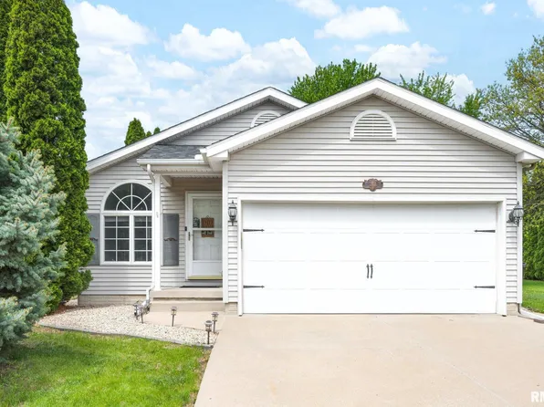 2121 W Miners Dr, Dunlap, IL 61525
