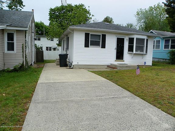 2nd image of 67 River Dr