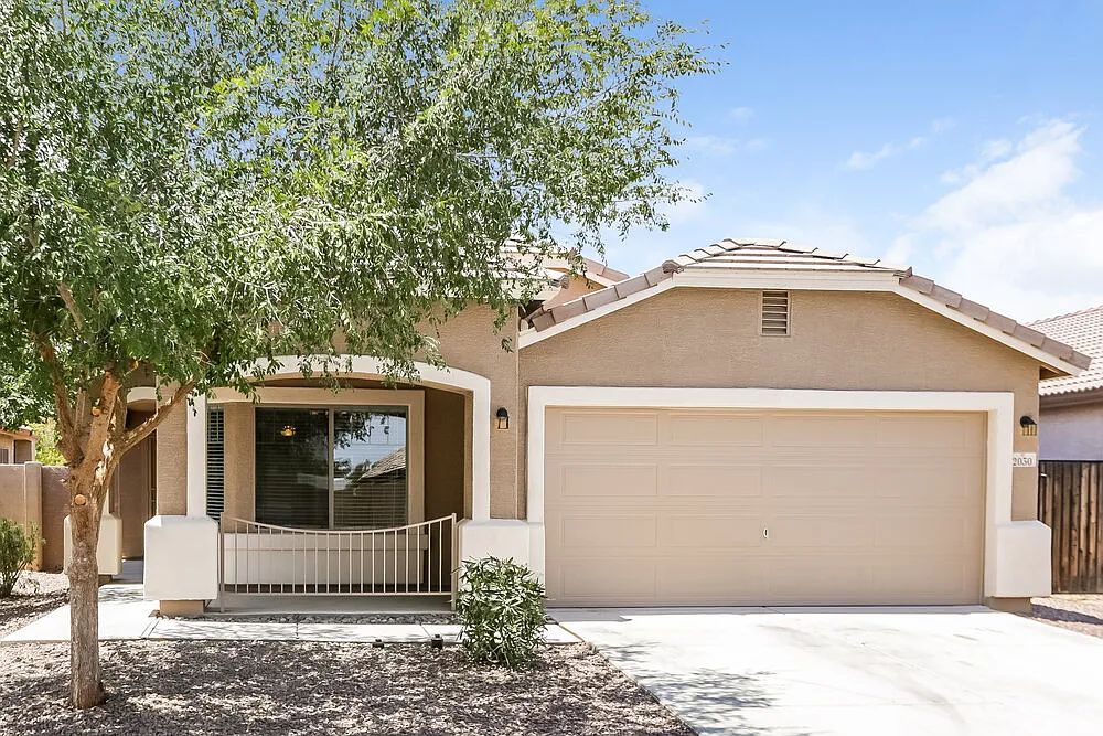 4 bed, 2.0 bath, 1614 sqft, $2,175 — Photo 1