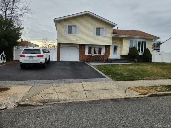 160 Bark Avenue, Central Islip, NY 11722