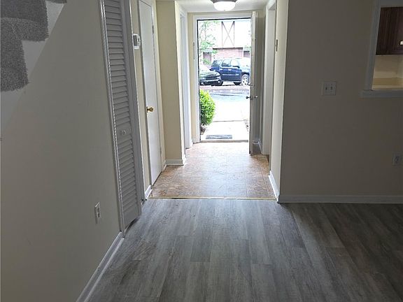 3rd image of 1108 Tiger Blvd