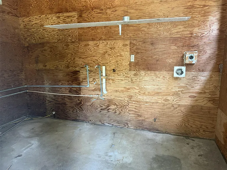 5958 Skylane Dr — Photo 12