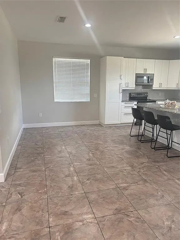 3 bed, 2.0 bath, 1563 sqft, $2,900 — Photo 3