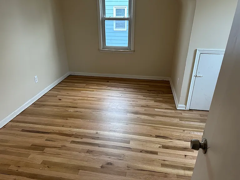 7517 Sterling St — Photo 5