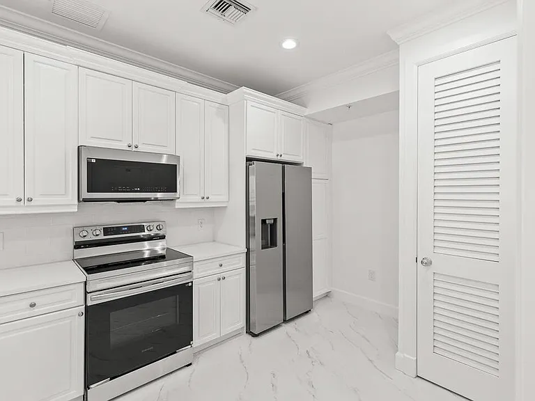 47 SW Osceola St #206 — Photo 8