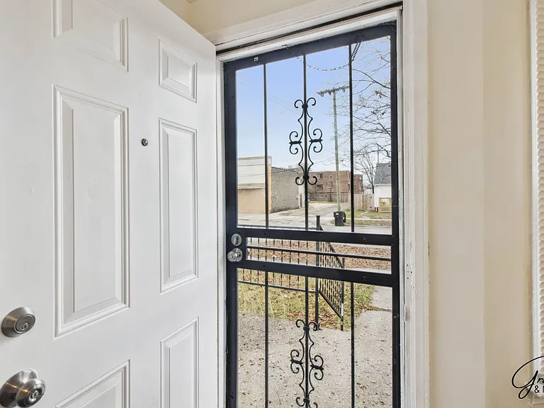 19035 Fielding St — Photo 2