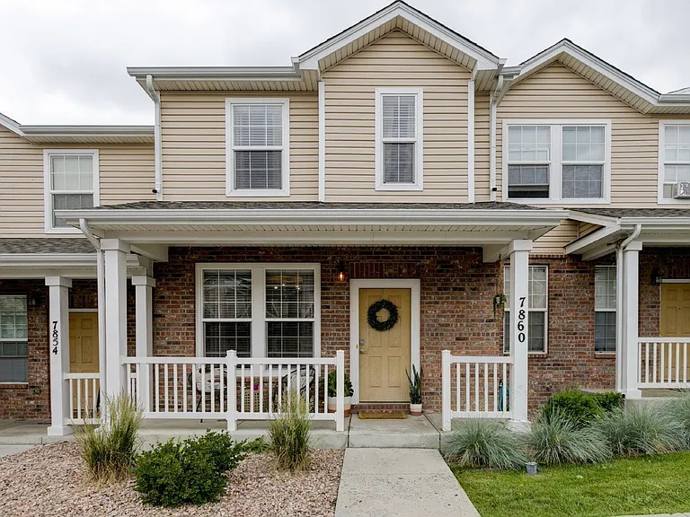 7860 Sandy Springs Point — Photo 1