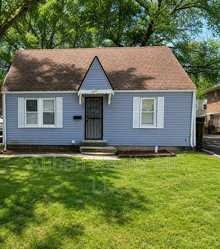 3 bed, 2.0 bath, 1023 sqft, $1,375 — Photo 1