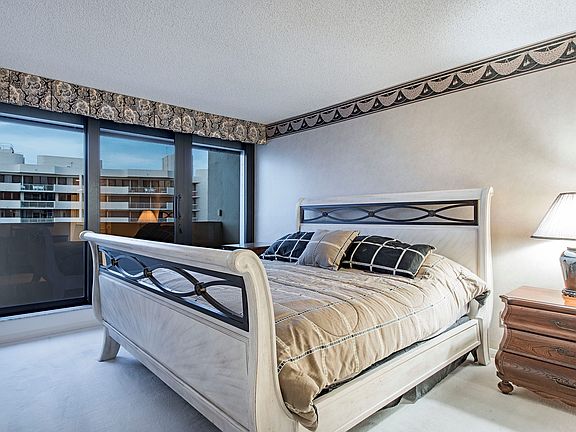 4th image of 4001 Gulf Shore Blvd N APT 1202