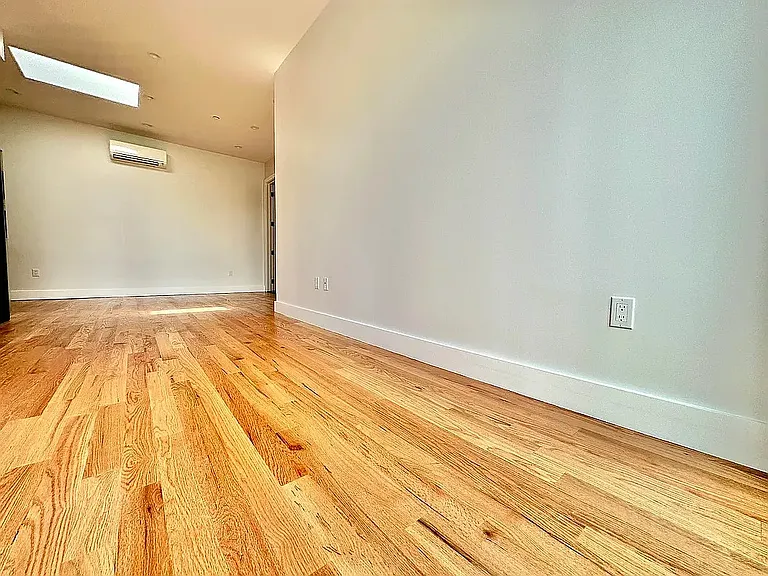 959 Metropolitan Ave #3B — Photo 24