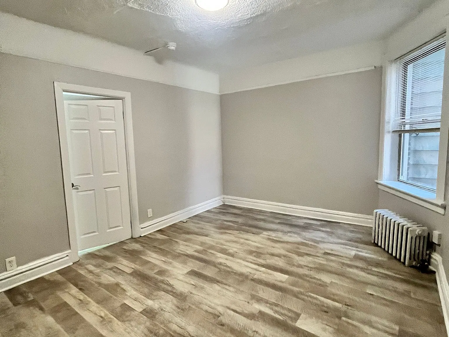 332 61st St — Photo 3