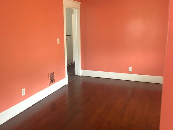 3rd image of 145 Sprenger Ave