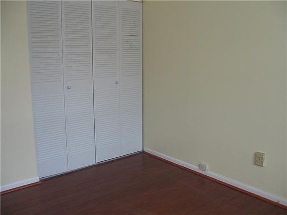4th image of 861 NE 209th Ter #206-24