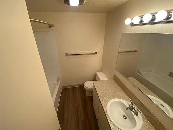 Bathroom w/LVP