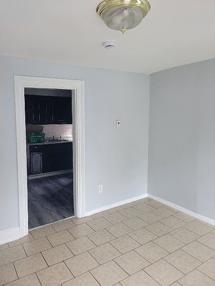 1st image of 121 W Parmenter St #4