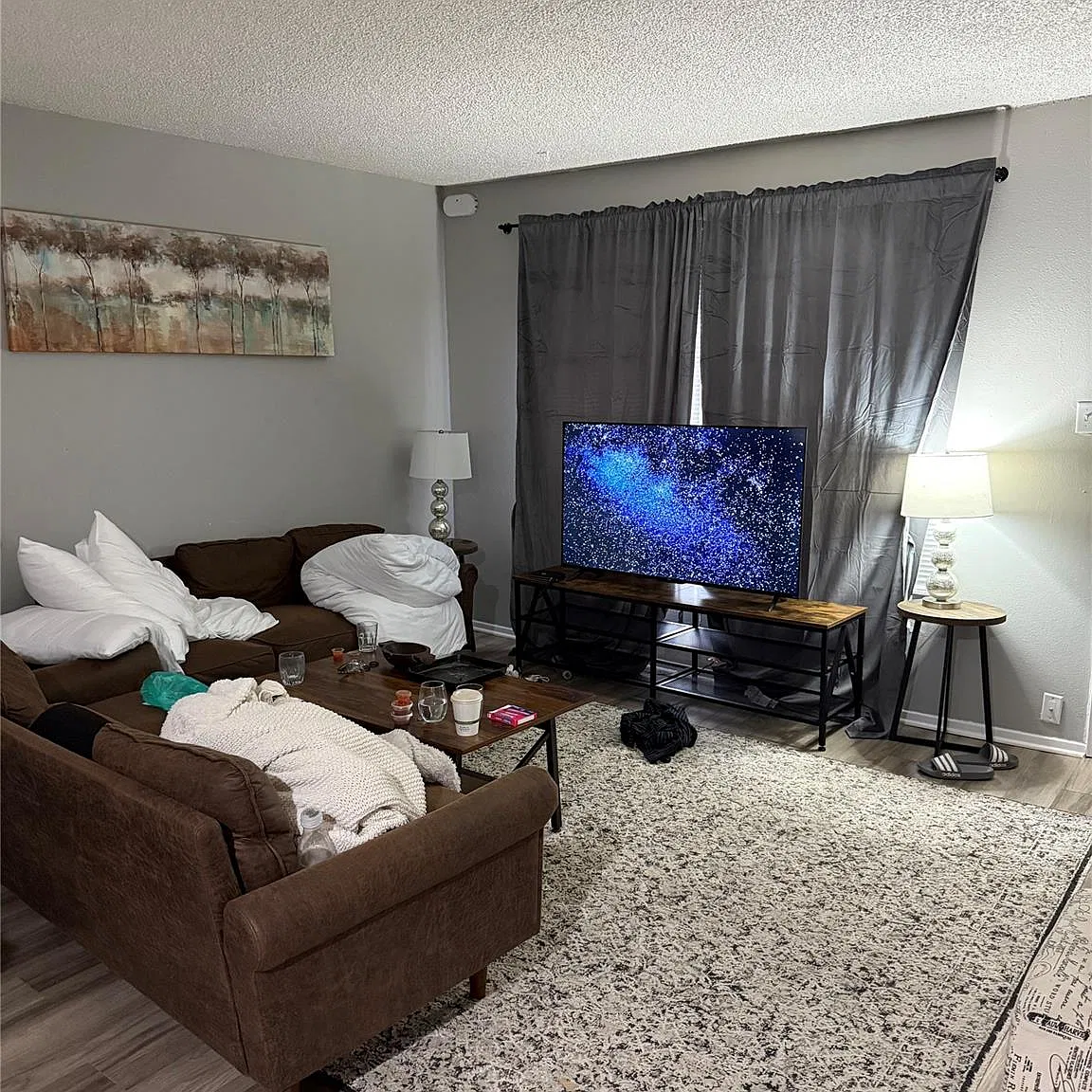 3 bed, 2.0 bath, 1200 sqft, $1,600 — Photo 1