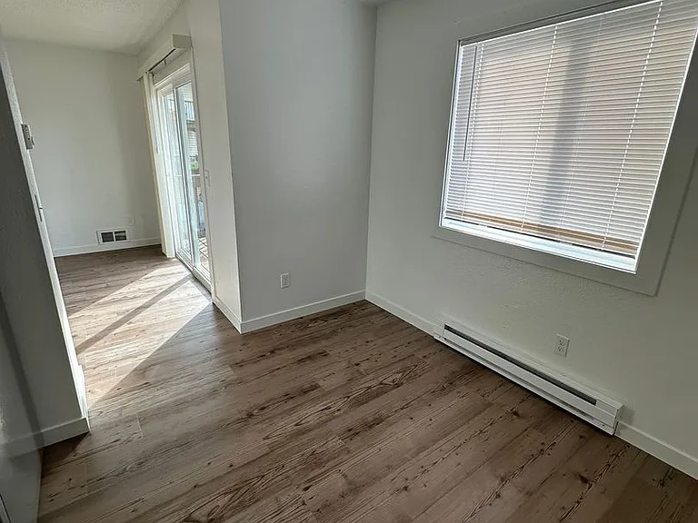 Stark Street Townhomes — Photo 17