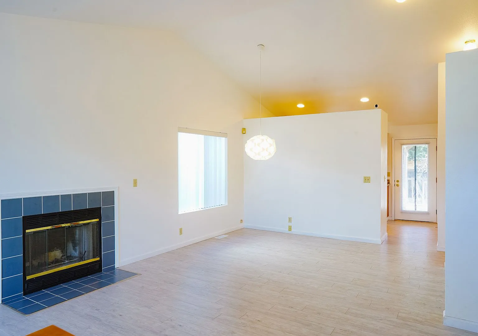 Fantastic 3bed/2bath Federal Way Home — Photo 4