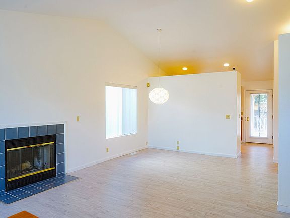 4th image of 35924 18th Ave SW