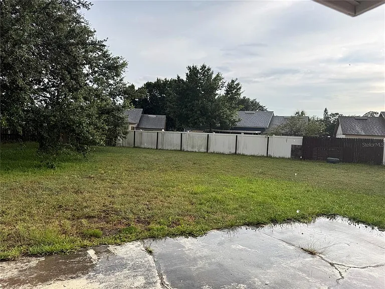 1826 Clacton Dr — Photo 15