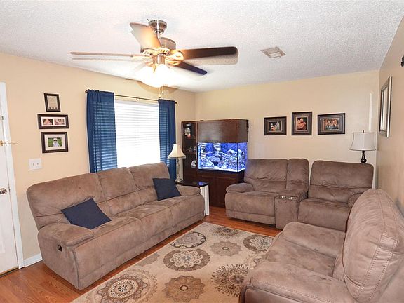 3rd image of 124 Knoxville St