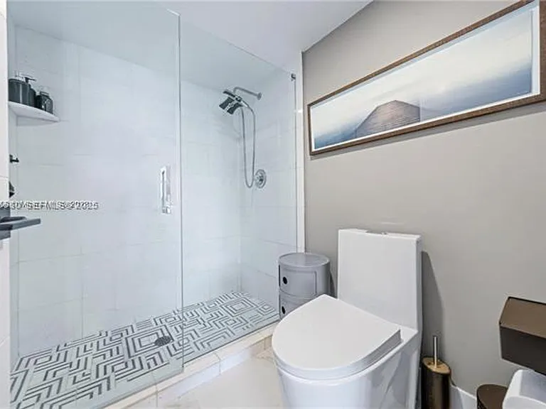 3530 Mystic Pointe Dr #715 — Photo 20