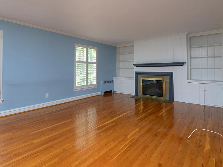 100 Pine Tree Rd — Photo 2