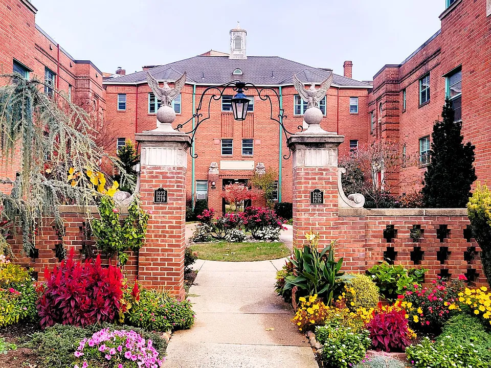 Wakefield Manor Apartments