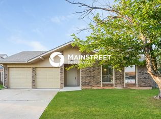 1801 SE 7th St, Moore, OK 73160