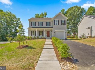 707 Oar Ln, Deale, MD 20751